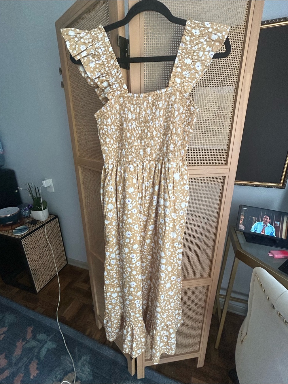 The Drop Smocked Floral Midi Dress Tan Daisy Print Size S